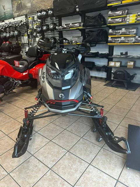 BRP Ski-Doo Renegade X-RS. ,  ,  .     