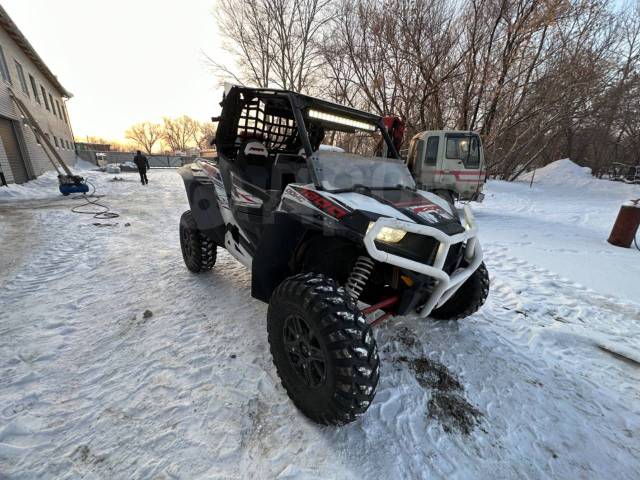 Polaris RZR XP 1000. ,  \,   