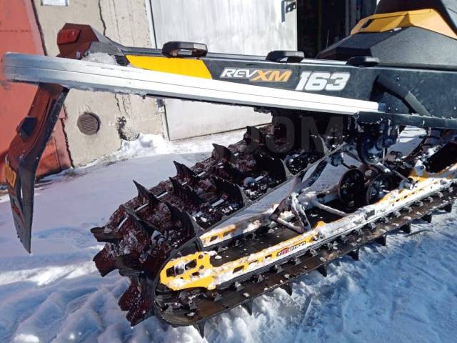 BRP Ski-Doo Summit. ,  ,   