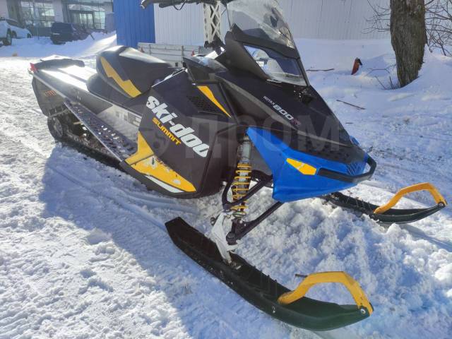 BRP Ski-Doo Summit. ,  ,   