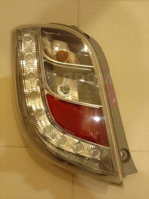  Daihatsu Mira e: S LA300S 