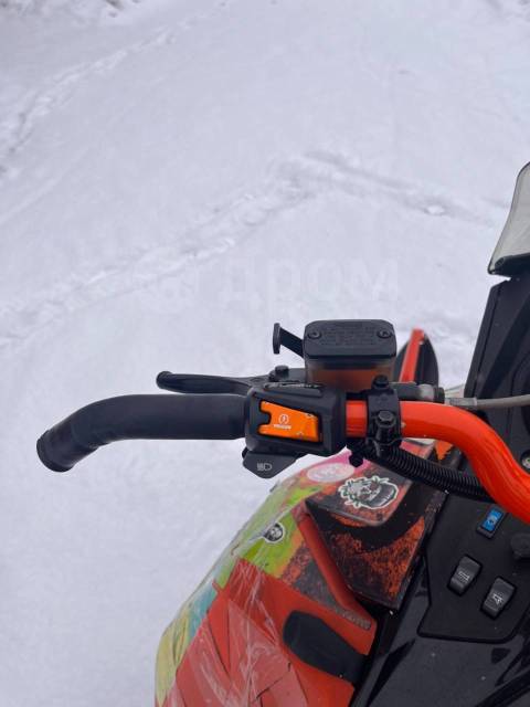 BRP Ski-Doo Summit. ,  ,   