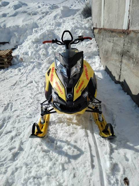 BRP Ski-Doo Summit. ,  ,   