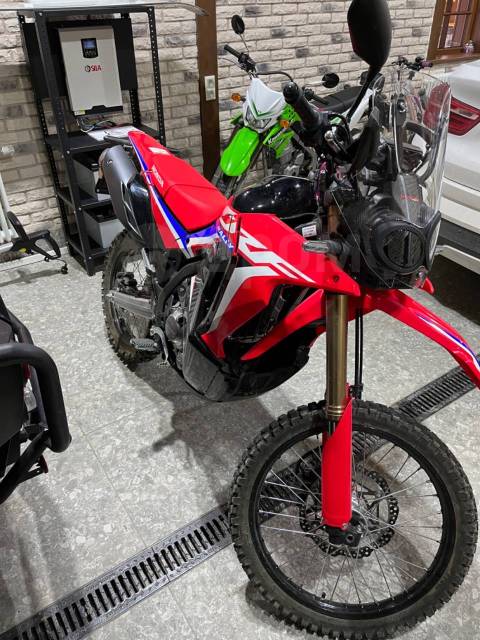 Honda CRF. ,  \,   