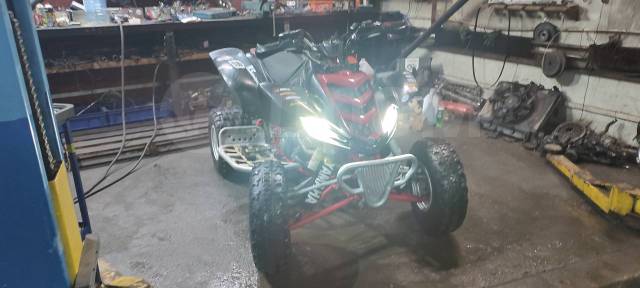 Yamaha Raptor 660. ,  \,   