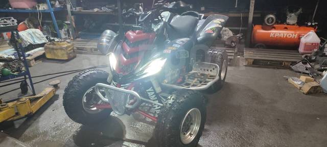 Yamaha Raptor 660. ,  \,   