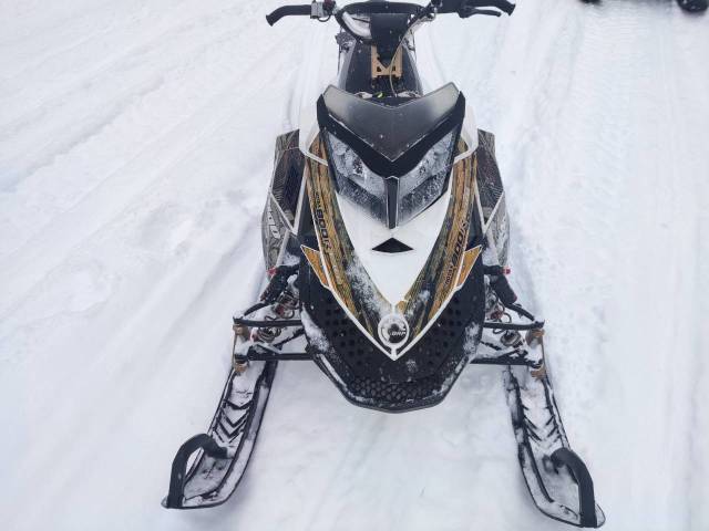 BRP Ski-Doo Summit. ,  ,   