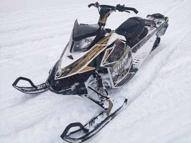 BRP Ski-Doo Summit. ,  ,   