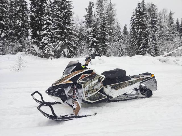 BRP Ski-Doo Summit. ,  ,   