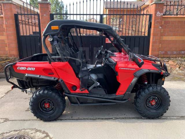 BRP Can-Am Commander 800. ,  \,   