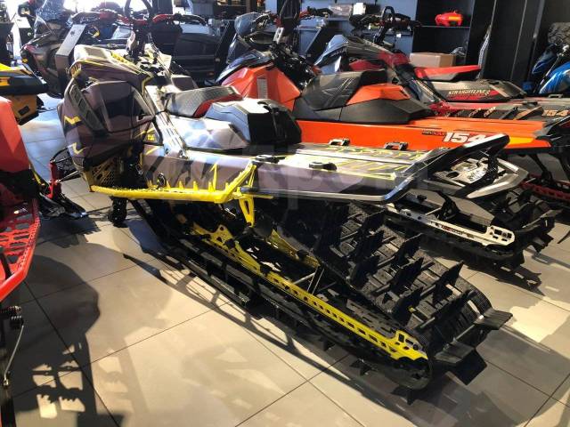 BRP Ski-Doo Summit X with Expert Package. ,  ,   