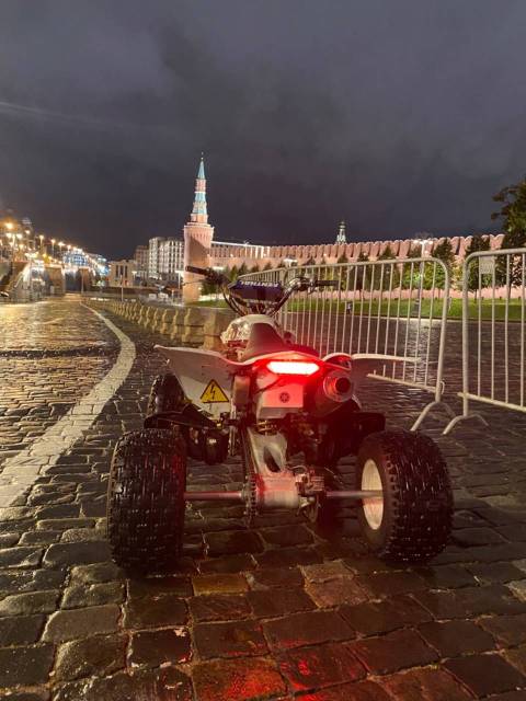 Yamaha YFZ 450. ,  \,   