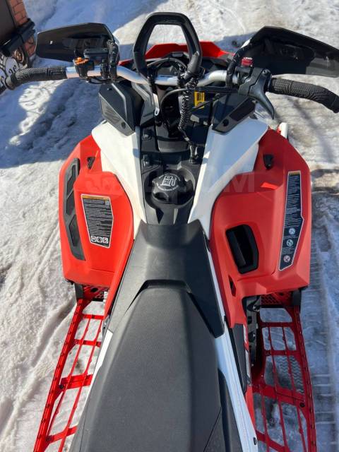 BRP Ski-Doo Summit X with Expert Package. ,  ,   