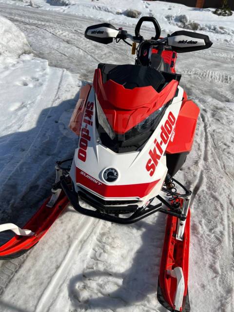 BRP Ski-Doo Summit X with Expert Package. ,  ,   