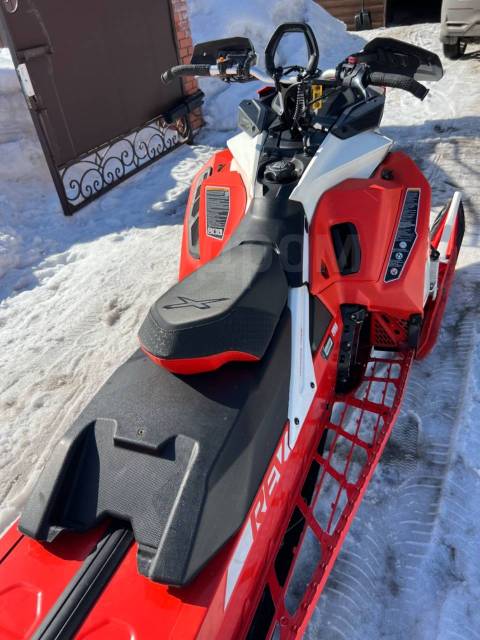 BRP Ski-Doo Summit X with Expert Package. ,  ,   