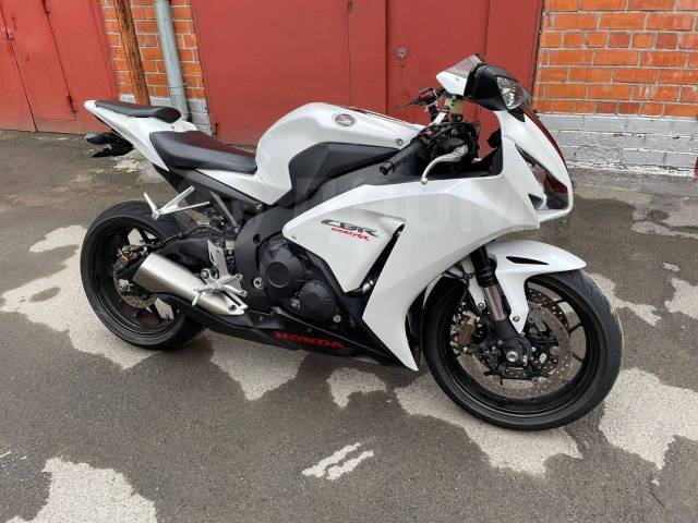 Honda CBR 1000RR Fireblade. 1 000. ., , ,   