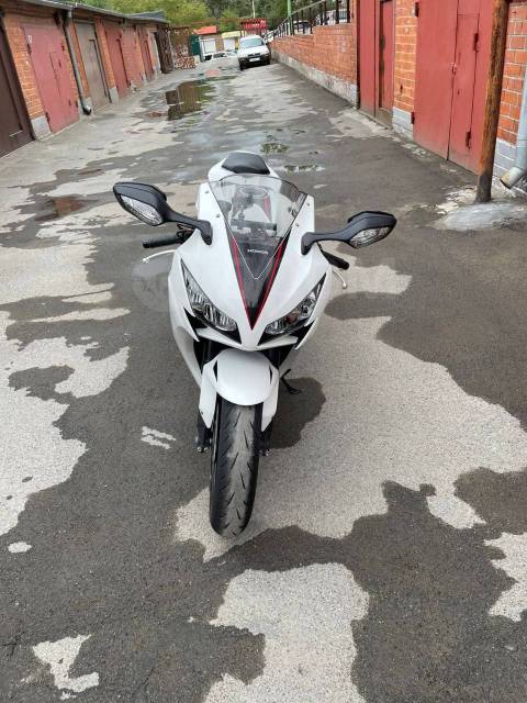 Honda CBR 1000RR Fireblade. 1 000. ., , ,   