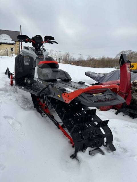 BRP Ski-Doo Summit X with Expert Package. ,  ,   