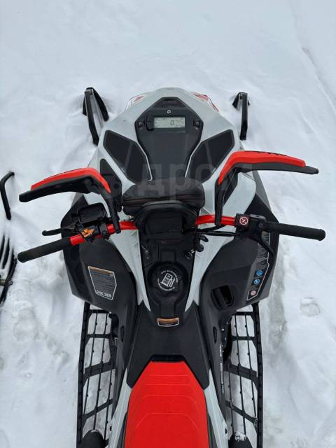 BRP Ski-Doo Summit X with Expert Package. ,  ,   