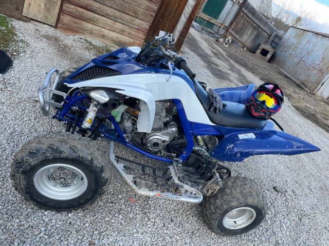 Yamaha Raptor. ,  \,   