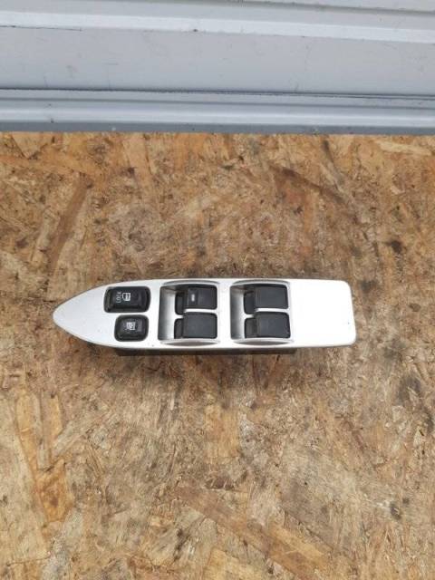 Купить Пульт стеклоподъемника Mitsubishi Pajero V97, передний правый во ...