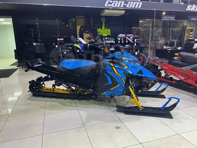 Arctic Cat M 8000 HCR. ,  ,   