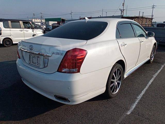 Toyota majesta urs206