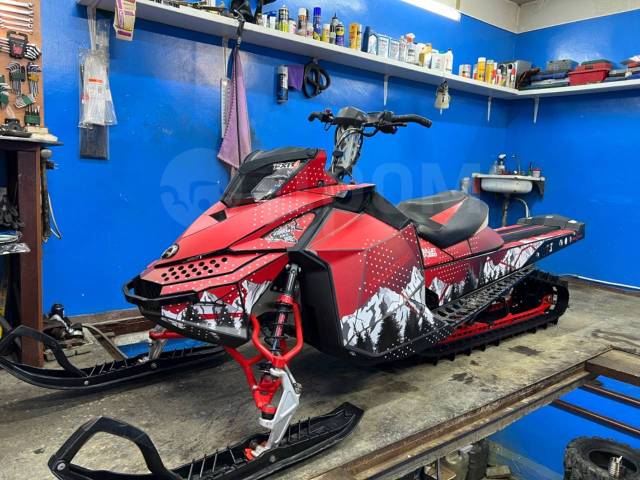 BRP Ski-Doo Summit. ,  ,   