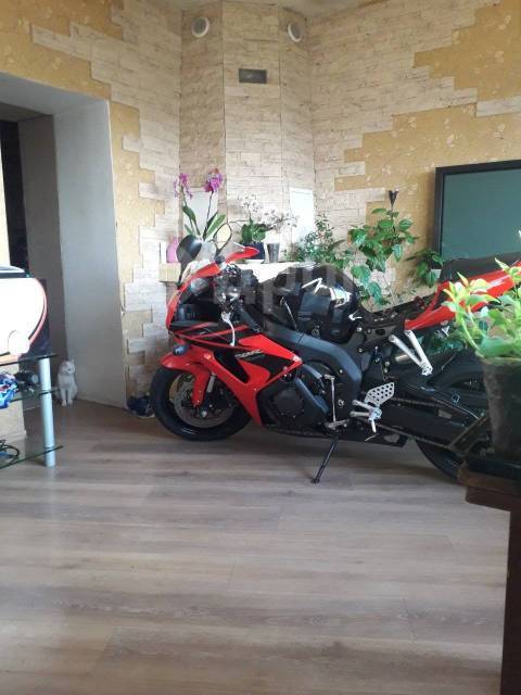 Honda CBR 1000RR Fireblade. 1 000. ., , ,   