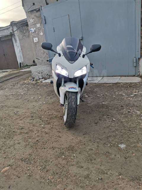 Honda CBR 1000RR Fireblade. 1 000. ., , ,   