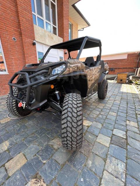 BRP Can-Am Commander 1000 XT. ,  \,   