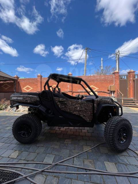 BRP Can-Am Commander 1000 XT. ,  \,   