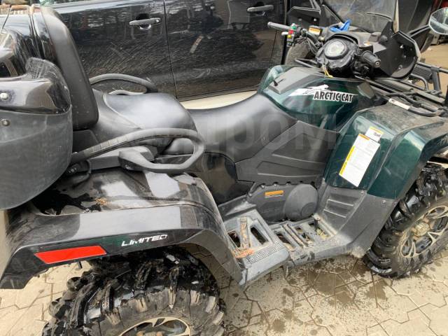 Arctic Cat 700. ,  \,   