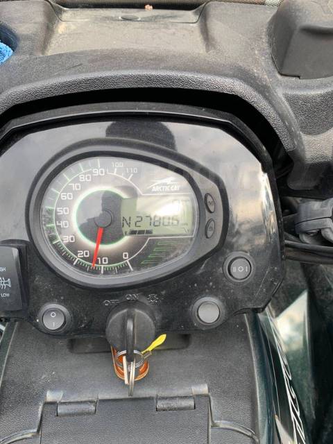 Arctic Cat 700. ,  \,   