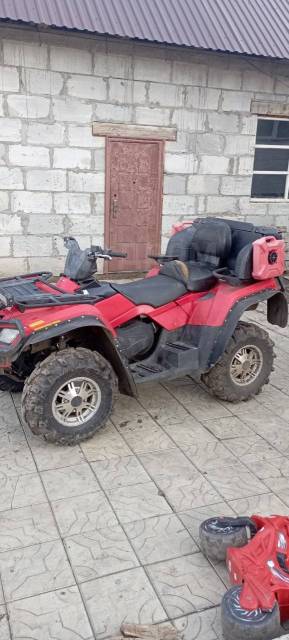 BRP Can-Am Outlander Max 400. ,  \,   