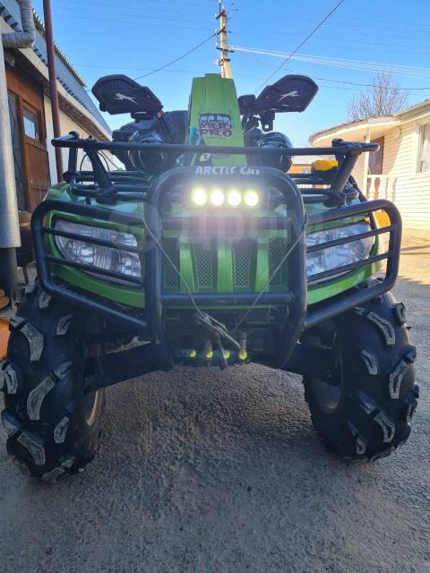 Arctic Cat 700. ,  \,   