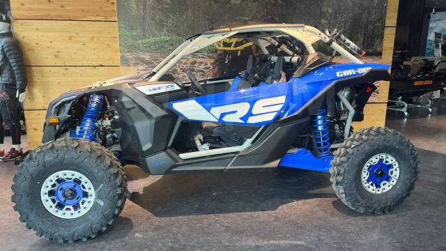 BRP Can-Am Maverick X RS Turbo RR SS. ,  \,   