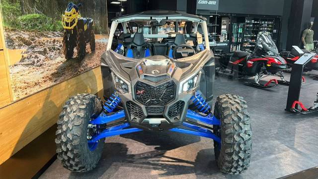 BRP Can-Am Maverick X RS Turbo RR SS. ,  \,   