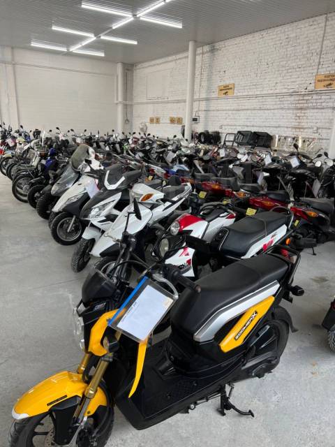 Suzuki Burgman UN200. 200. ., , ,   