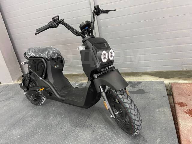 Honda электроскутер с крышей