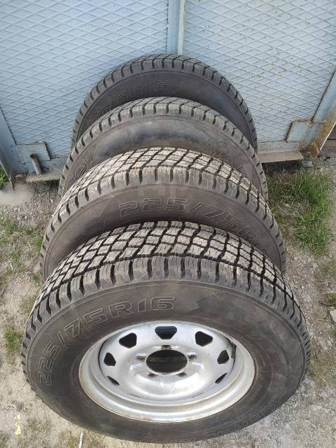 Колёса в сборе на УАЗ 225/75R16, 16", 1 шт, 225 мм, 75 %, радиальный ...