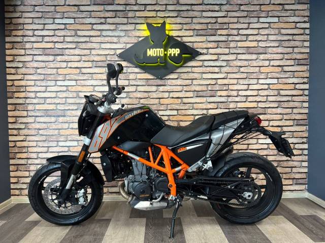 Мотоцикл KTM 690 Duke R 2012 обзор