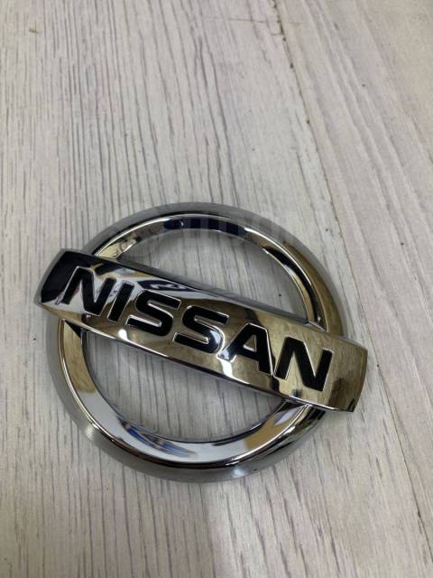 Nissan значок