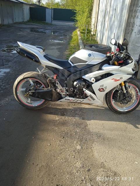 Yamaha R1. 999. ., , ,   