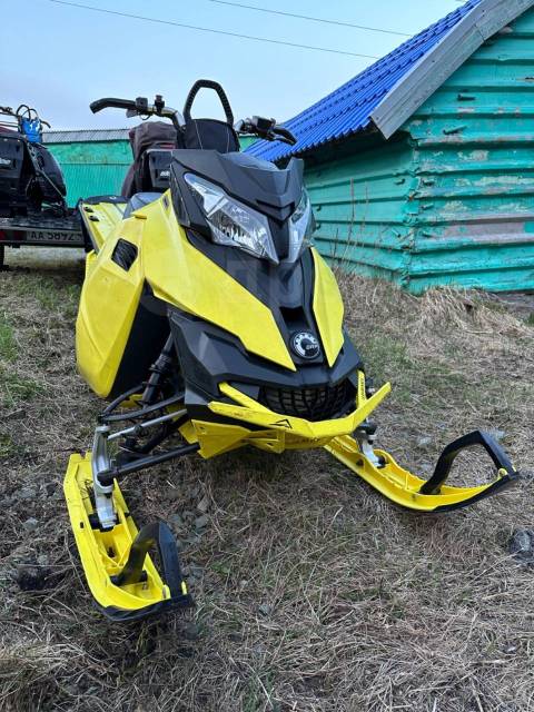 BRP Ski-Doo Summit X T3. ,  ,   