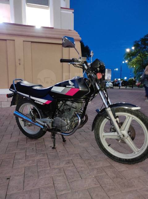 Обзор мотоцикла Honda CB 125T 1983: особенности и преимущества