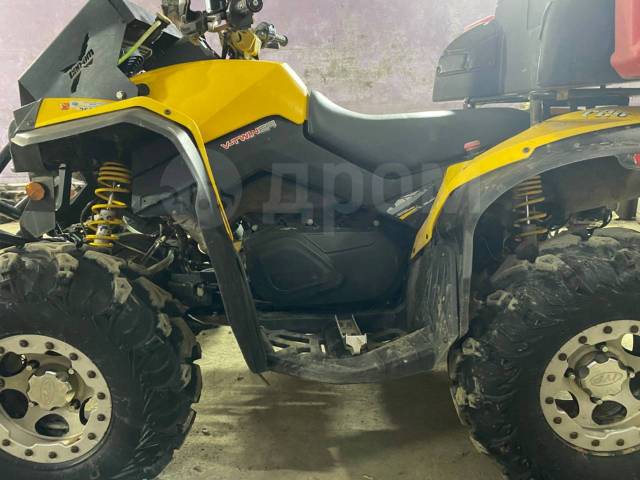 BRP Can-Am Renegade 800. ,  \,   