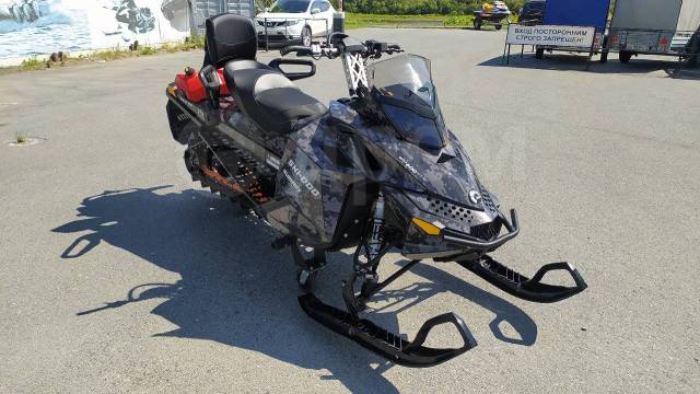 BRP Ski-Doo Summit. ,  ,   