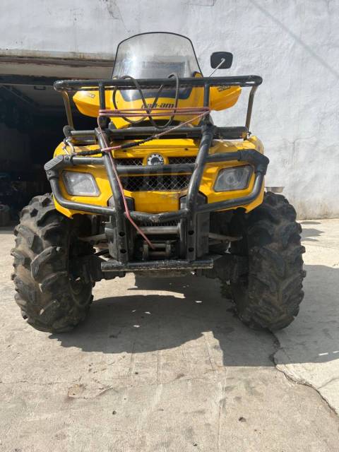 BRP Can-Am Outlander Max 800 XT. ,  \,   