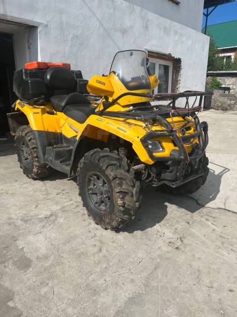 BRP Can-Am Outlander Max 800 XT. ,  \,   